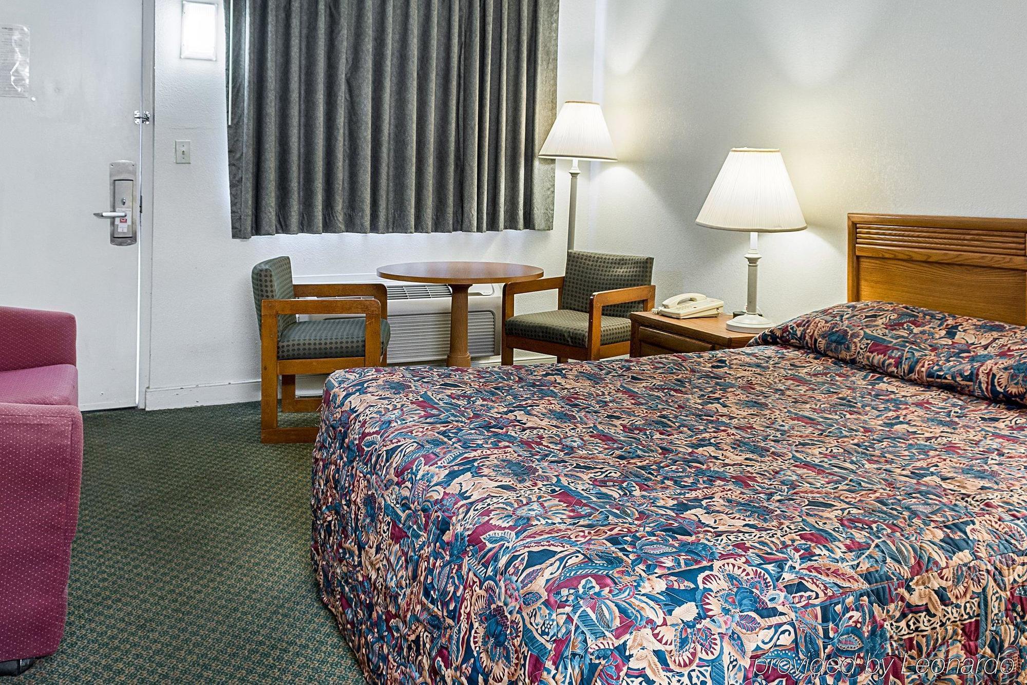 Gateway Inn Templeton Екстериор снимка