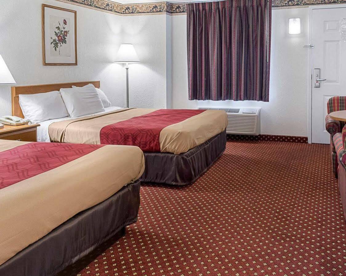 Gateway Inn Templeton Екстериор снимка