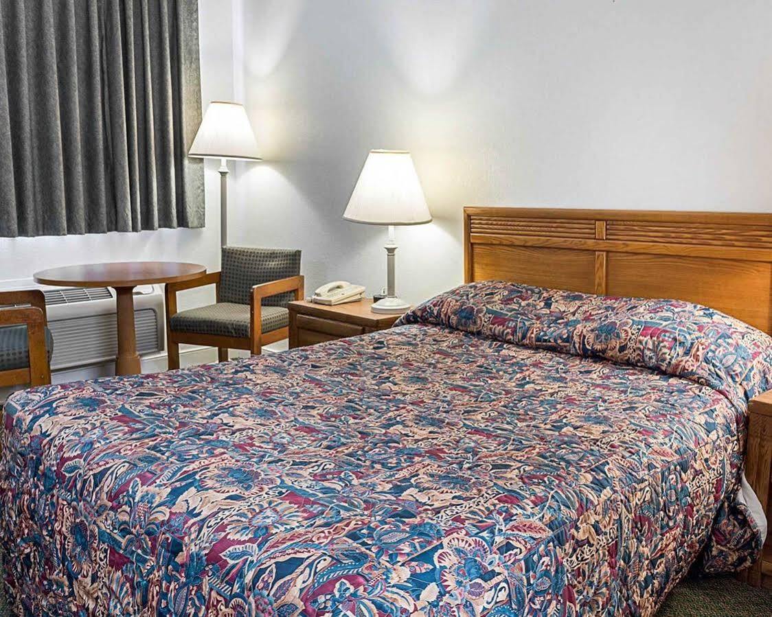 Gateway Inn Templeton Екстериор снимка